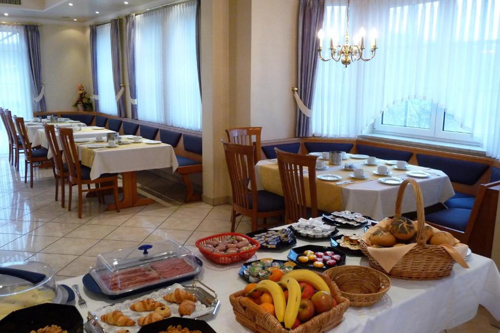 Hotel Bachwiesen Langensendelbach ภายนอก รูปภาพ